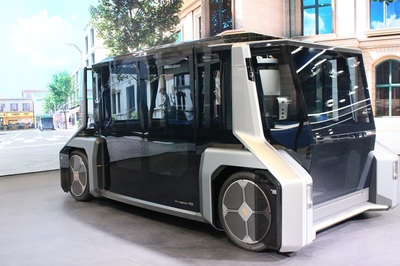 進博會 以“智慧+綠色”繪就可持續發展新畫卷，智能電動行李箱引領潮流